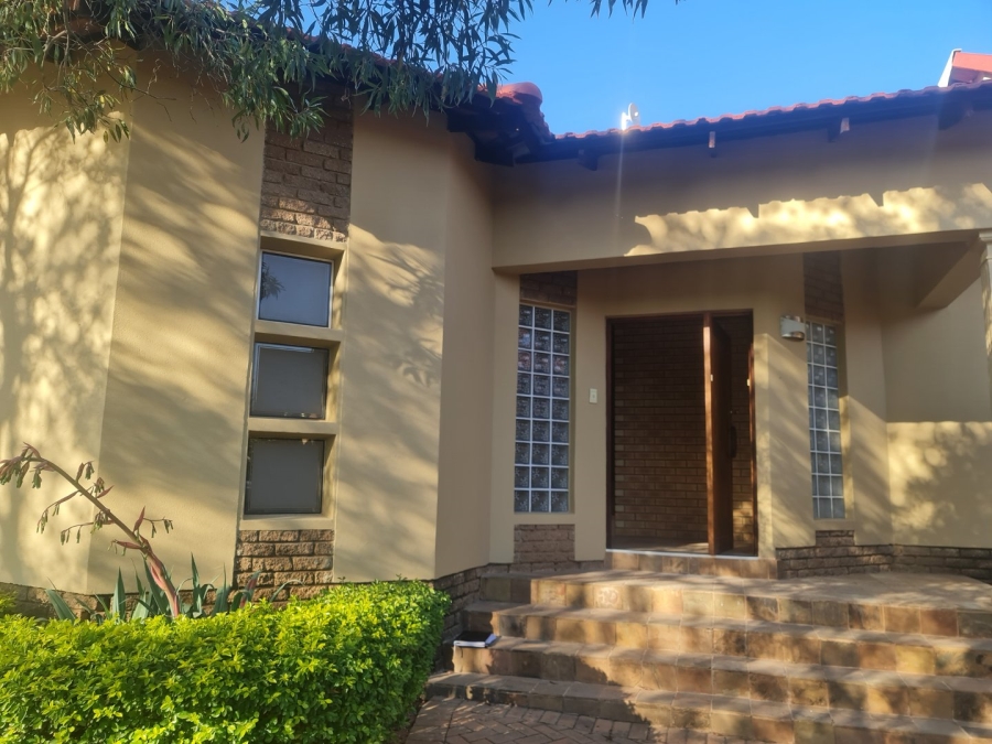 3 Bedroom Property for Sale in Safari Gardens North West